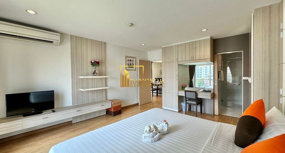 For rent 2 bedrooms apartment in Watthana, Bangkok
