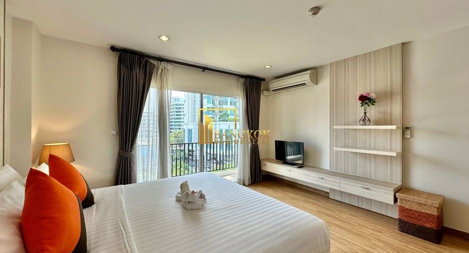 For rent 2 bedrooms apartment in Watthana, Bangkok