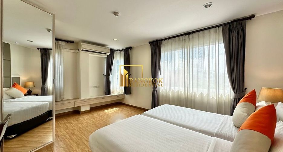 For rent 2 bedrooms apartment in Watthana, Bangkok
