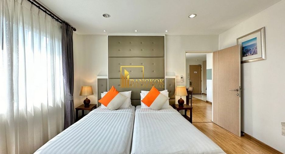 For rent 2 bedrooms apartment in Watthana, Bangkok