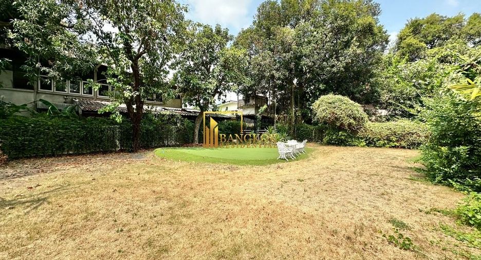 For rent 2 bedrooms apartment in Watthana, Bangkok
