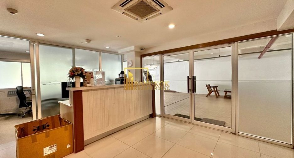 For rent 2 bedrooms apartment in Watthana, Bangkok