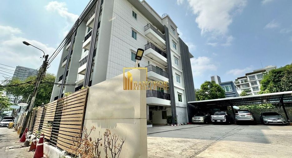 For rent 2 bedrooms apartment in Watthana, Bangkok