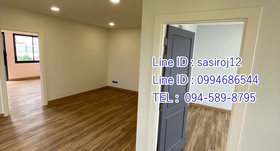 For rent 3 bedrooms townhouse in Khan Na Yao, Bangkok