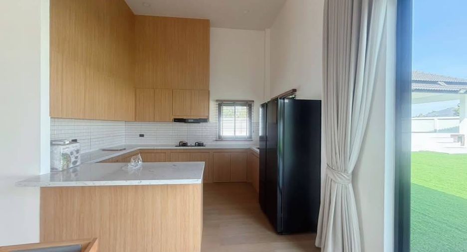 Villa en venta de 5 habitaciones en Bang Lamung, Chonburi