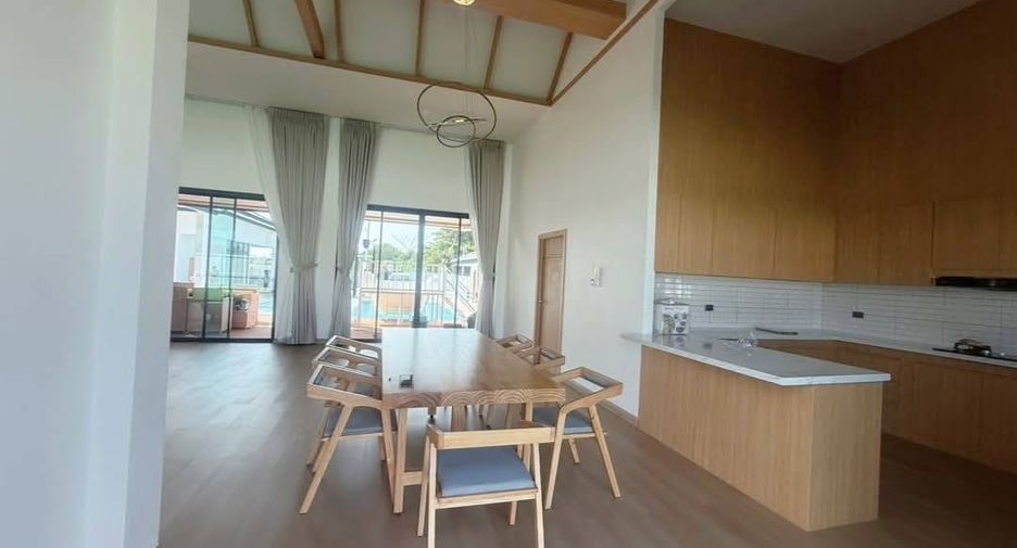 Villa en venta de 5 habitaciones en Bang Lamung, Chonburi