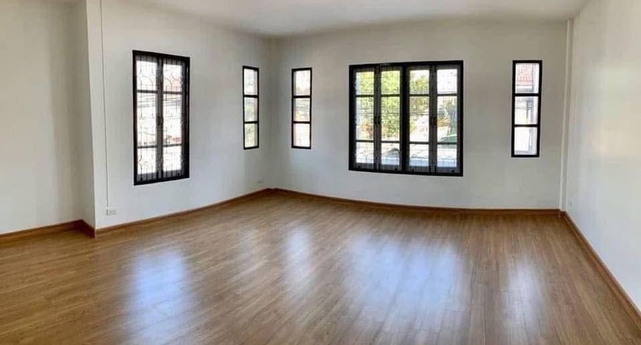 Reihenhaus zum Kauf mit 2 Zimmer in San Sai, Chiang Mai
