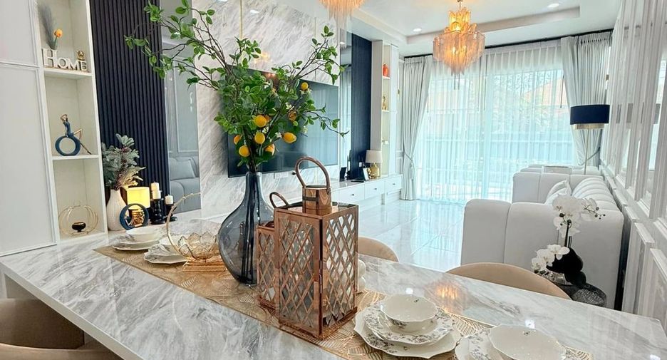 For sale 3 bedrooms house in Si Racha, Chonburi