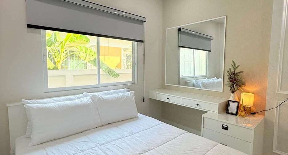 For sale 3 bedrooms house in Si Racha, Chonburi