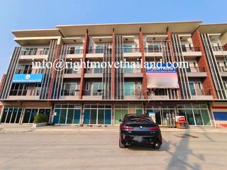 For sale 5 Beds retail Space in Mueang Pathum Thani, Pathum Thani