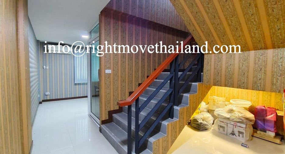 Local comercial en venta de 5 habitaciones en Mueang Pathum Thani, Pathum Thani