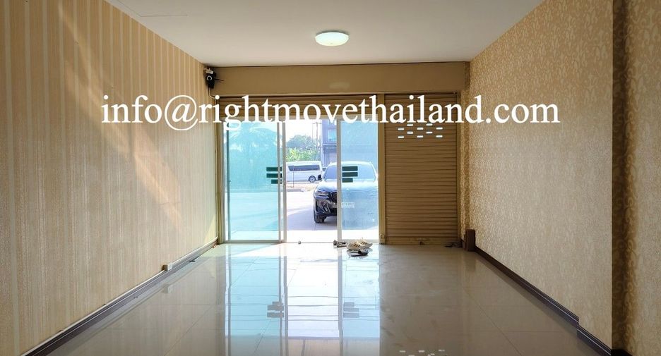 Local comercial en venta de 5 habitaciones en Mueang Pathum Thani, Pathum Thani