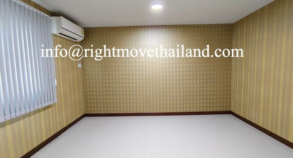 Local comercial en venta de 5 habitaciones en Mueang Pathum Thani, Pathum Thani