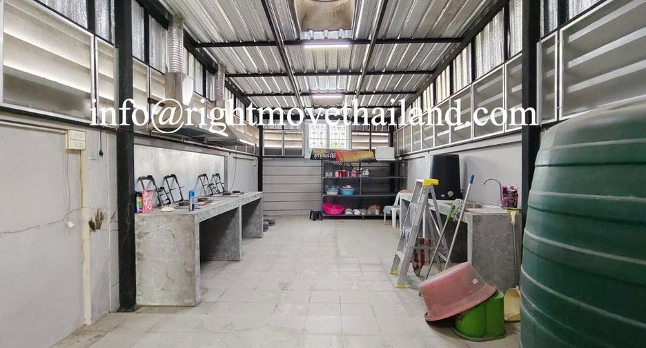 Local comercial en venta de 5 habitaciones en Mueang Pathum Thani, Pathum Thani