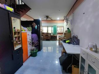 Casa adosada en venta de 2 habitaciones en Lat Phrao, Bangkok