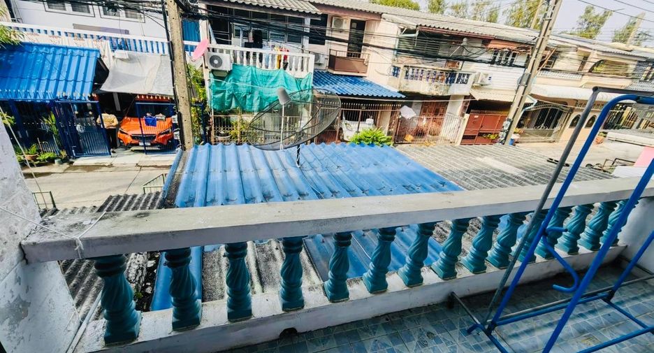 For sale 2 bedrooms townhouse in Lat Phrao, Bangkok