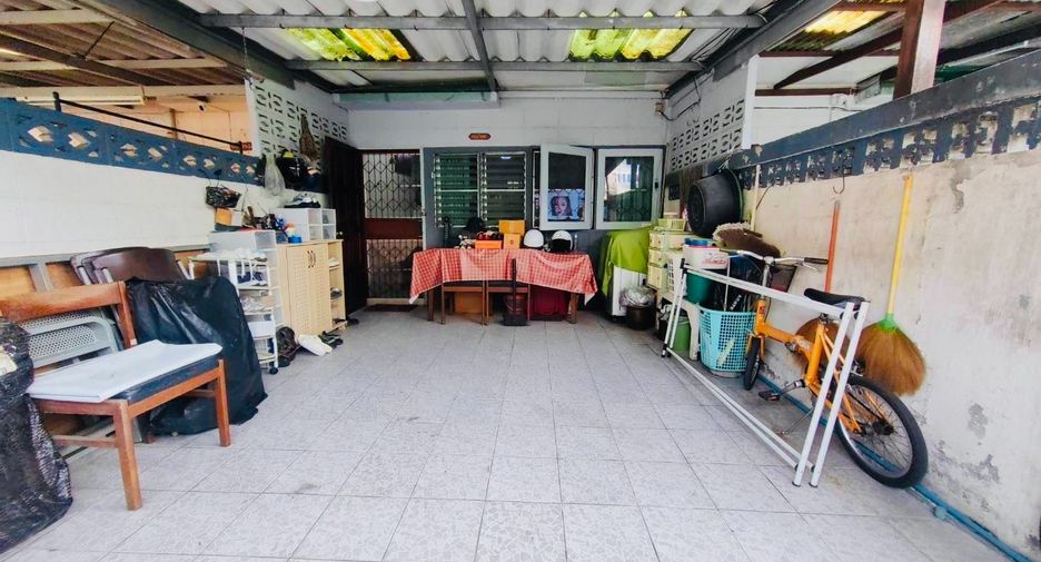 For sale 2 bedrooms townhouse in Lat Phrao, Bangkok
