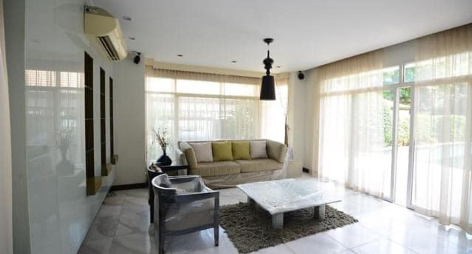 For sale 5 bedrooms house in Lat Phrao, Bangkok