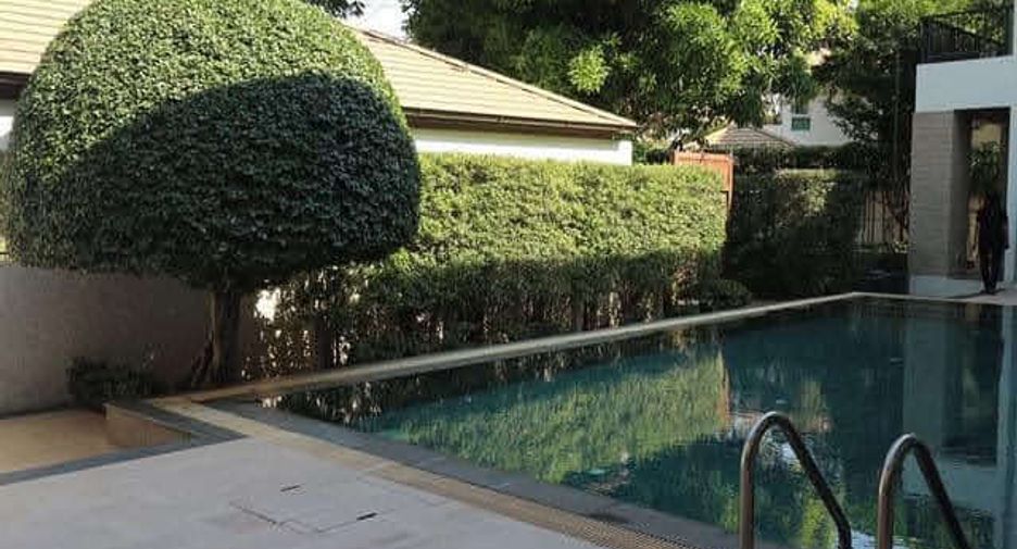 For sale 5 bedrooms house in Lat Phrao, Bangkok