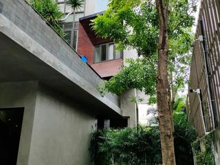 À louer et à vendre 4 chambres maison à Watthana, Bangkok