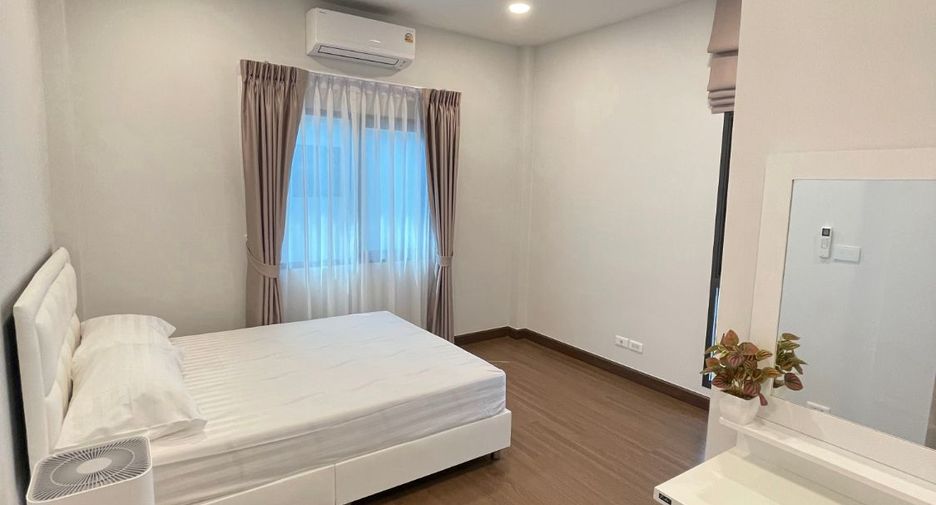 Casa en alquiler de 4 habitaciones en Bang Phli, Samut Prakan