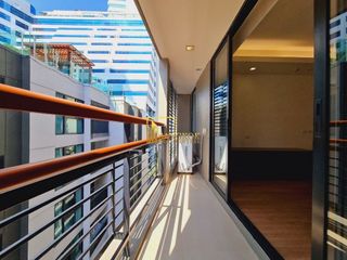 Apartamento en alquiler de 3 habitaciones en Khlong Toei, Bangkok