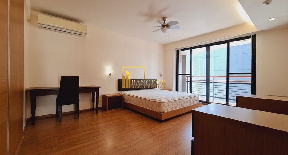 For rent 3 bedrooms apartment in Khlong Toei, Bangkok