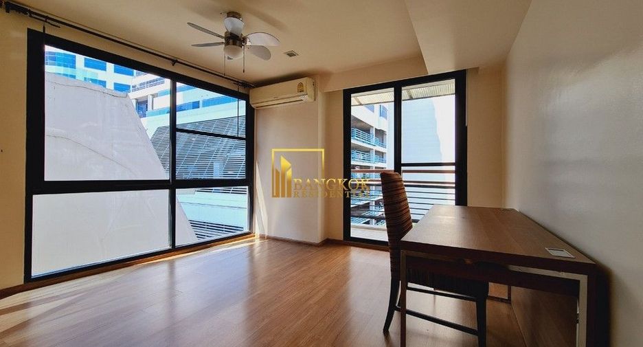 For rent 3 bedrooms apartment in Khlong Toei, Bangkok