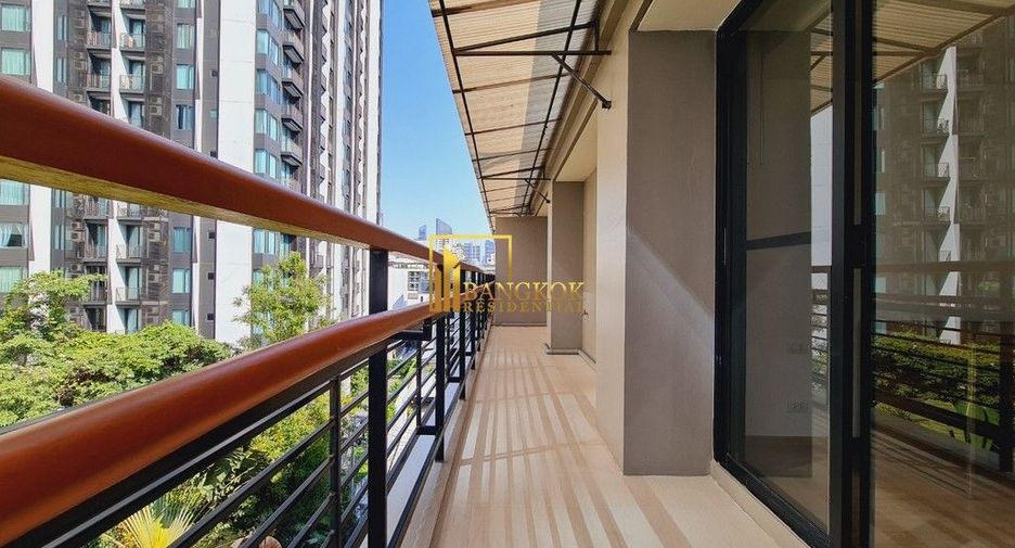 For rent 3 bedrooms apartment in Khlong Toei, Bangkok