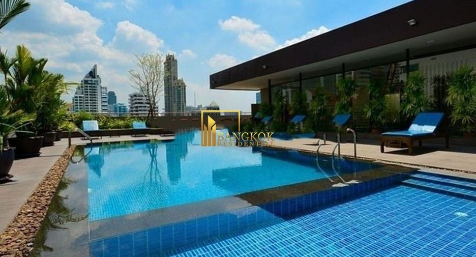 For rent 3 bedrooms apartment in Khlong Toei, Bangkok