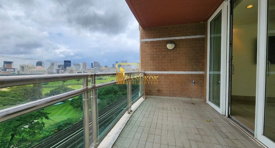 For rent 4 bedrooms condo in Pathum Wan, Bangkok