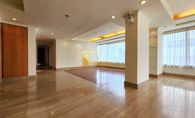 For rent 4 bedrooms condo in Pathum Wan, Bangkok