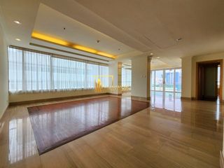 For rent 4 bedrooms condo in Pathum Wan, Bangkok
