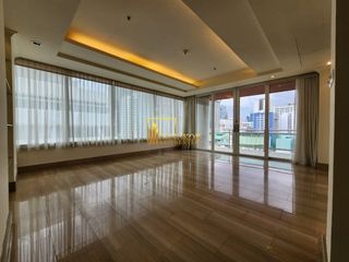 For rent 4 bedrooms condo in Pathum Wan, Bangkok