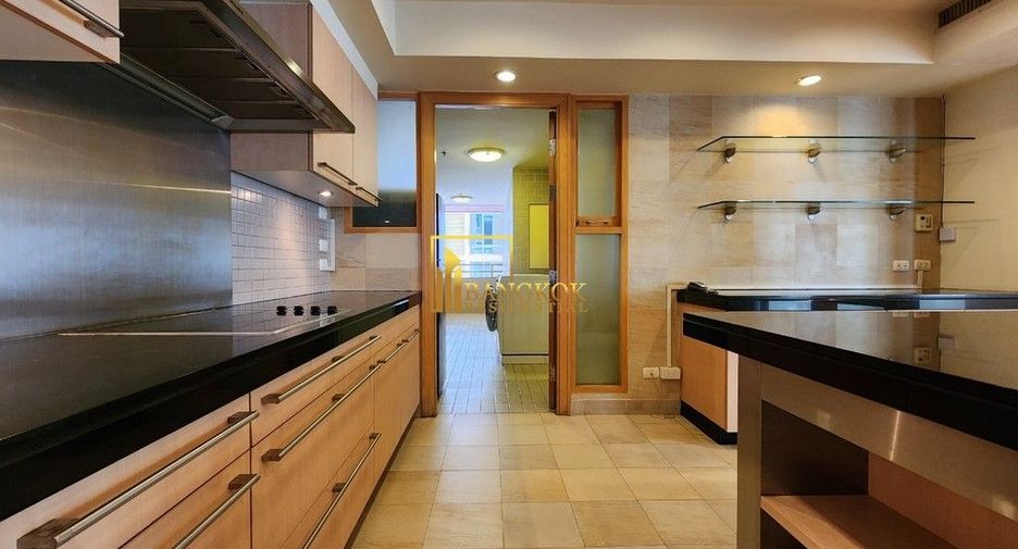 For rent 4 bedrooms condo in Pathum Wan, Bangkok