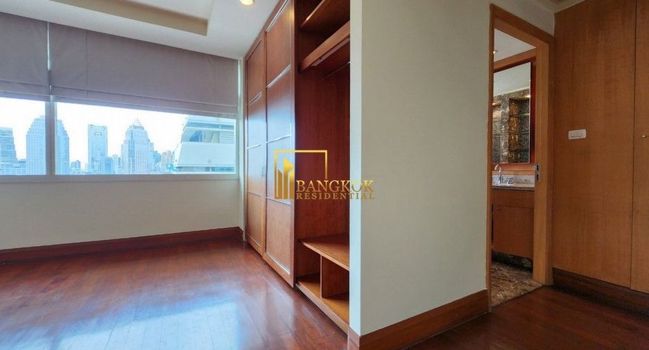 For rent 4 bedrooms condo in Pathum Wan, Bangkok
