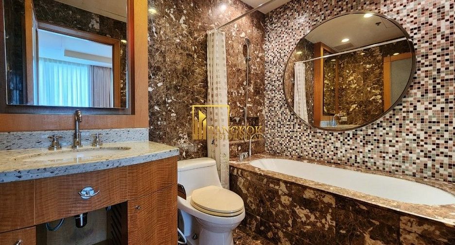 For rent 4 bedrooms condo in Pathum Wan, Bangkok