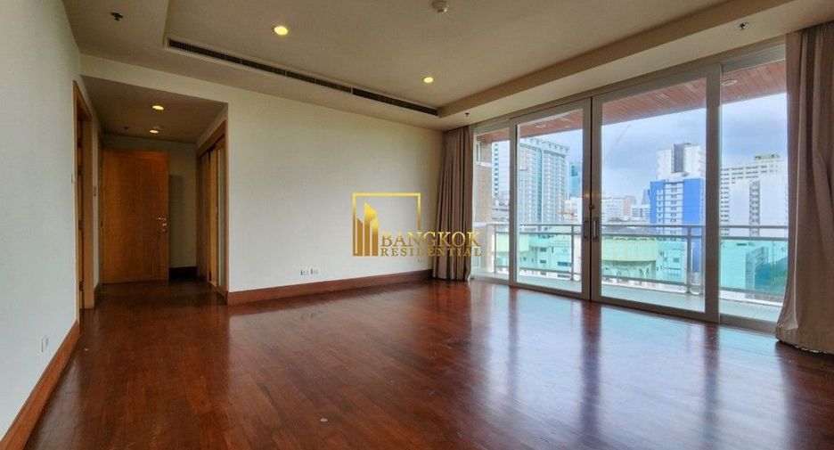 For rent 4 bedrooms condo in Pathum Wan, Bangkok