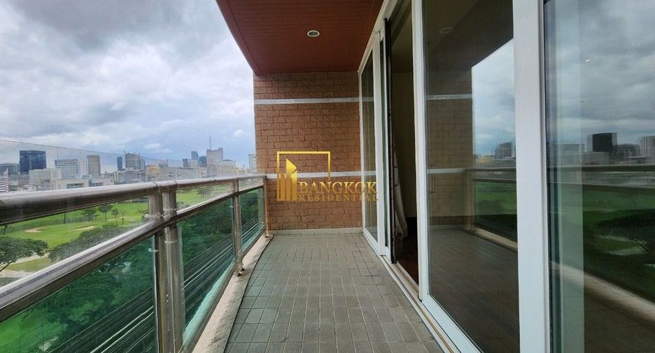 For rent 4 bedrooms condo in Pathum Wan, Bangkok
