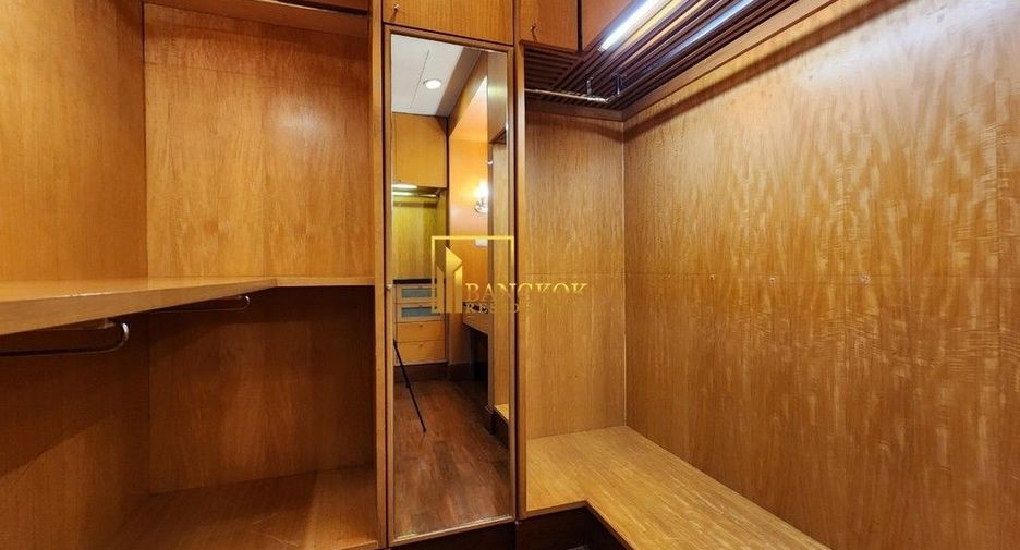 For rent 4 bedrooms condo in Pathum Wan, Bangkok