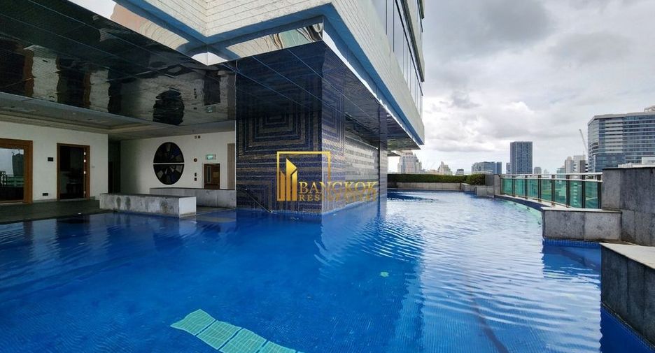 For rent 4 bedrooms condo in Pathum Wan, Bangkok