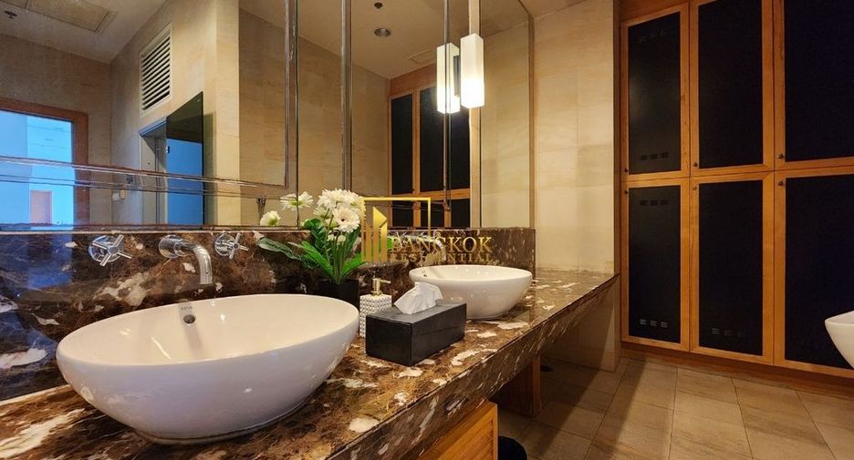 For rent 4 bedrooms condo in Pathum Wan, Bangkok