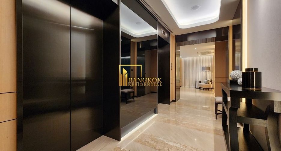 For rent 4 bedrooms condo in Pathum Wan, Bangkok