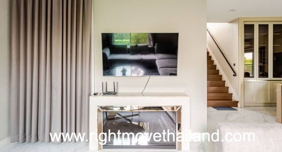 Casa en alquiler y en venta de 4 habitaciones en Bang Khen, Bangkok