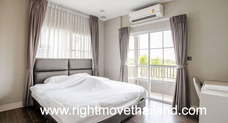Casa en alquiler y en venta de 4 habitaciones en Bang Khen, Bangkok