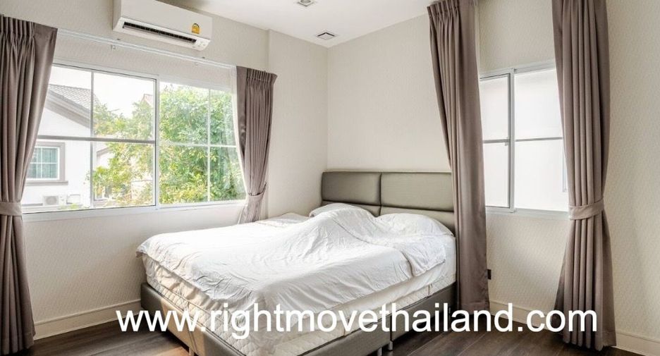 Casa en alquiler y en venta de 4 habitaciones en Bang Khen, Bangkok