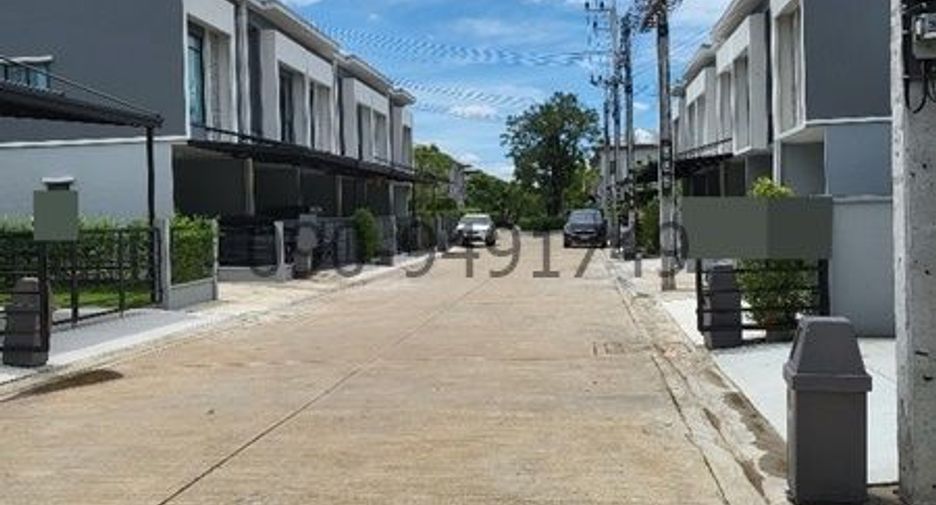 Аренда 3 спальни таунхаус в Khlong Luang, Патумтани
