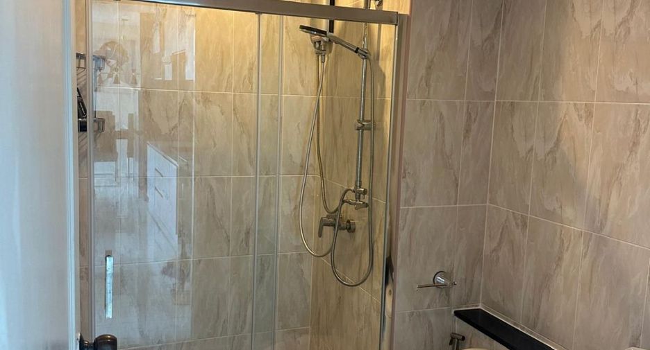 For sale 2 ベッドルーム condo in Bang Lamung, Chonburi