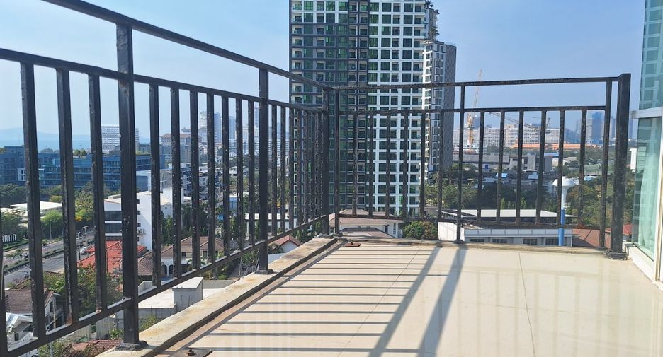 For sale 2 ベッドルーム condo in Bang Lamung, Chonburi