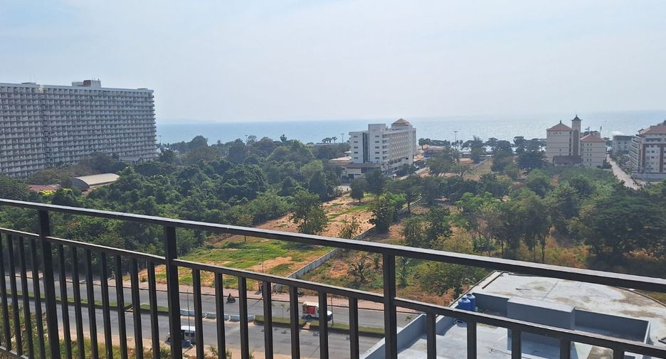 For sale 2 ベッドルーム condo in Bang Lamung, Chonburi